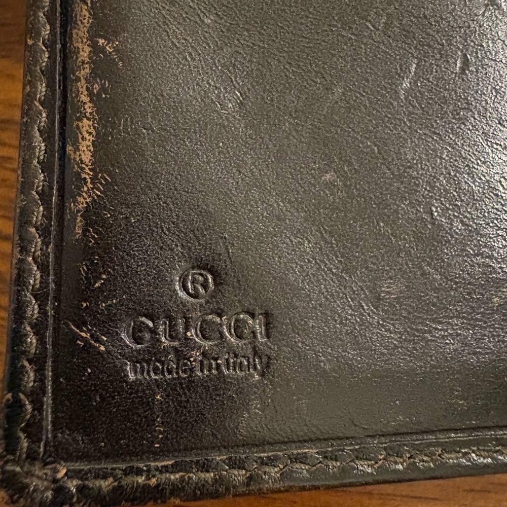 Vintage Gucci Beige Monogram Wallet with Black Leather and Red-Green Stripe - Picture 9 of 13